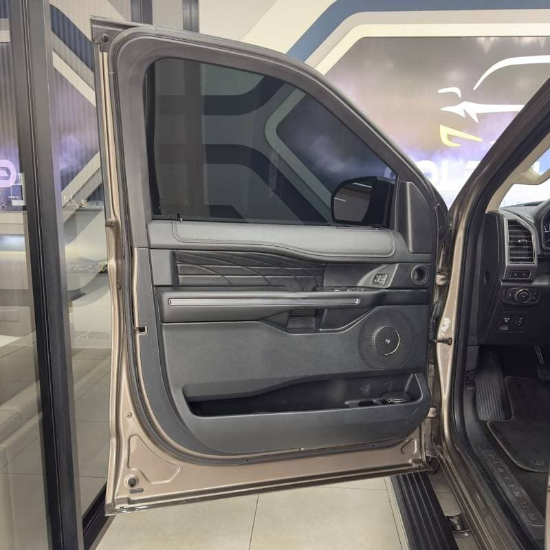 2019 Ford Expedition EL thumbnail 6