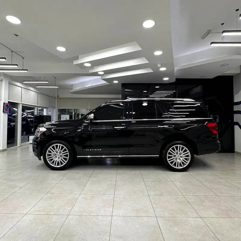 2023 Ford Expedition PLATINUM thumbnail 3