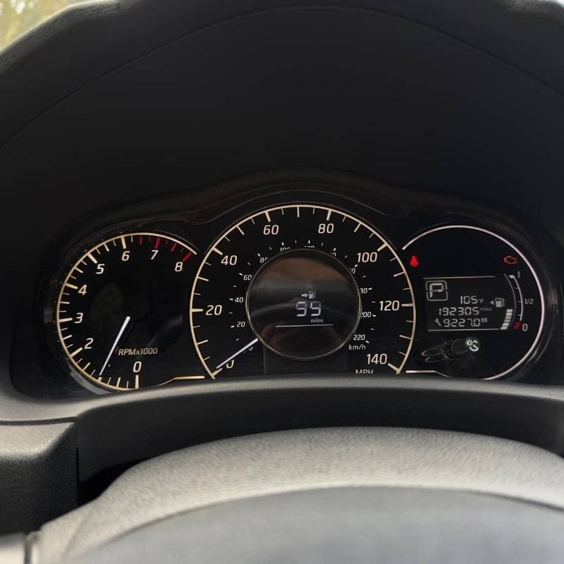 2015 Nissan Versa S thumbnail 8