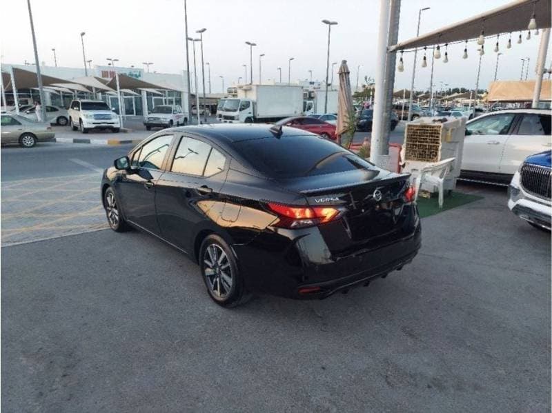 2021 Nissan Versa SR thumbnail 3