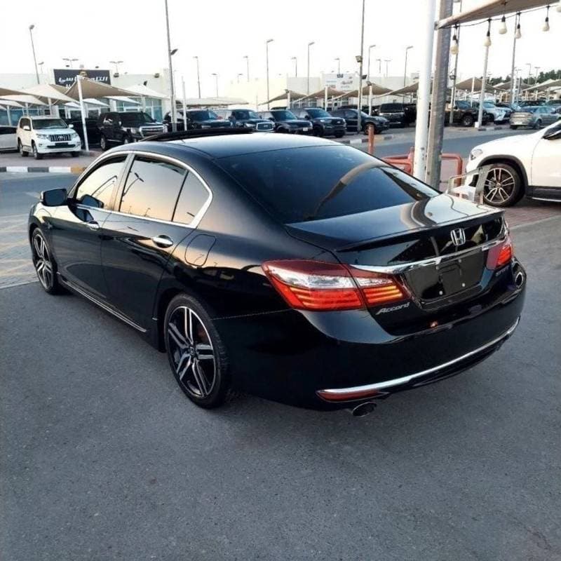 2017 Honda Accord SPORT thumbnail 3