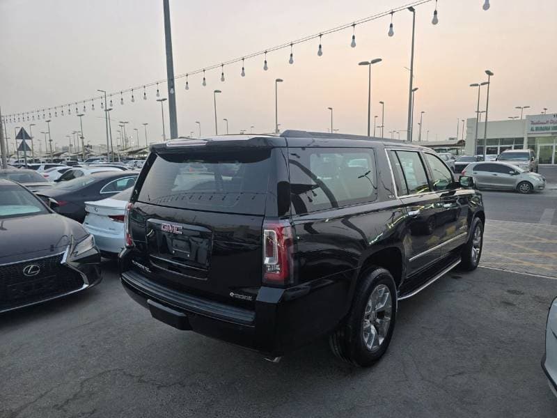 2020 GMC Yukon SLE thumbnail 3
