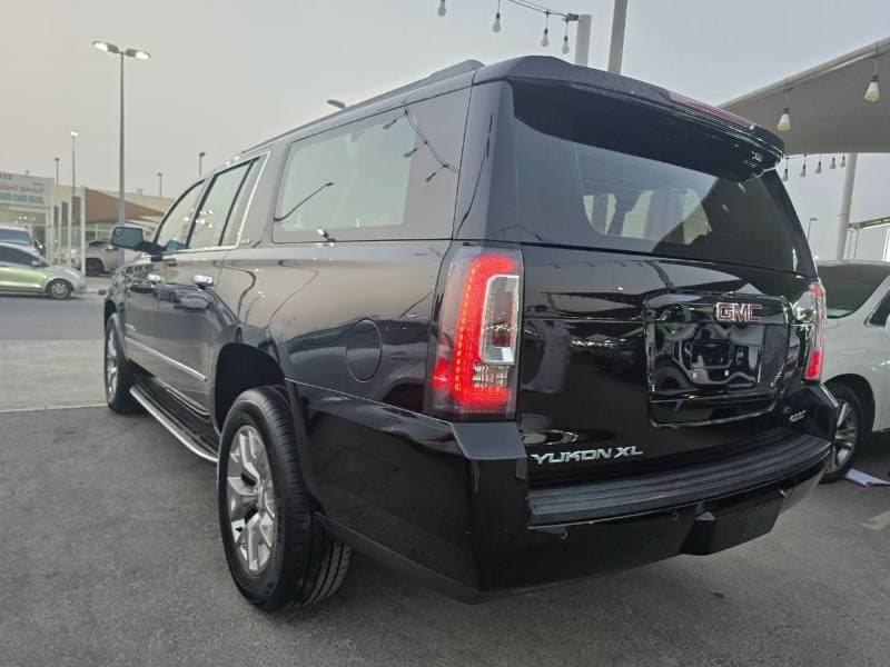 2020 GMC Yukon SLE thumbnail 5