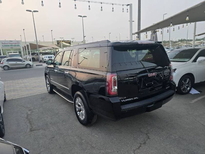 2020 GMC Yukon SLE thumbnail 4