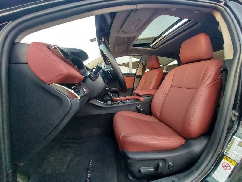 2015 Toyota Avalon XLE thumbnail 7