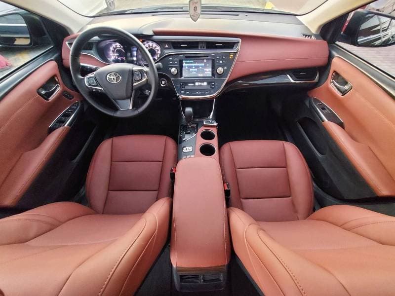 2015 Toyota Avalon XLE thumbnail 6