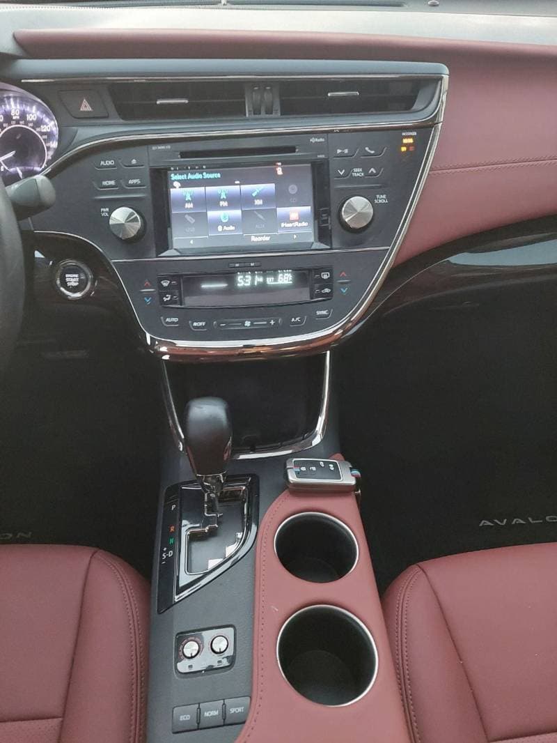 2015 Toyota Avalon XLE thumbnail 8