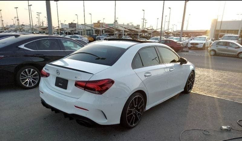 2021 Mercedes Benz A35 AMG 4MATIC thumbnail 3