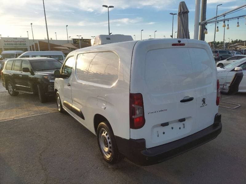 2020 Peugeot Partner STANDARD thumbnail 5