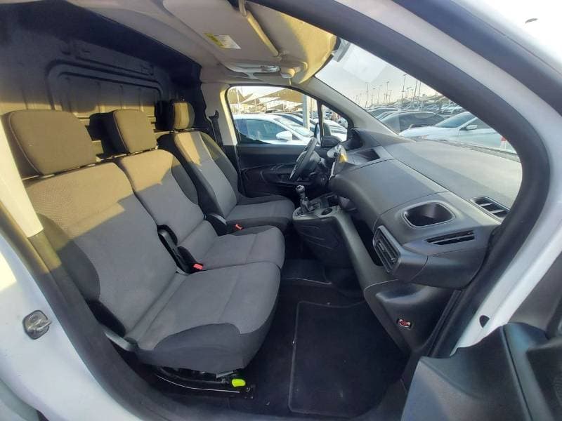 2020 Peugeot Partner STANDARD thumbnail 8