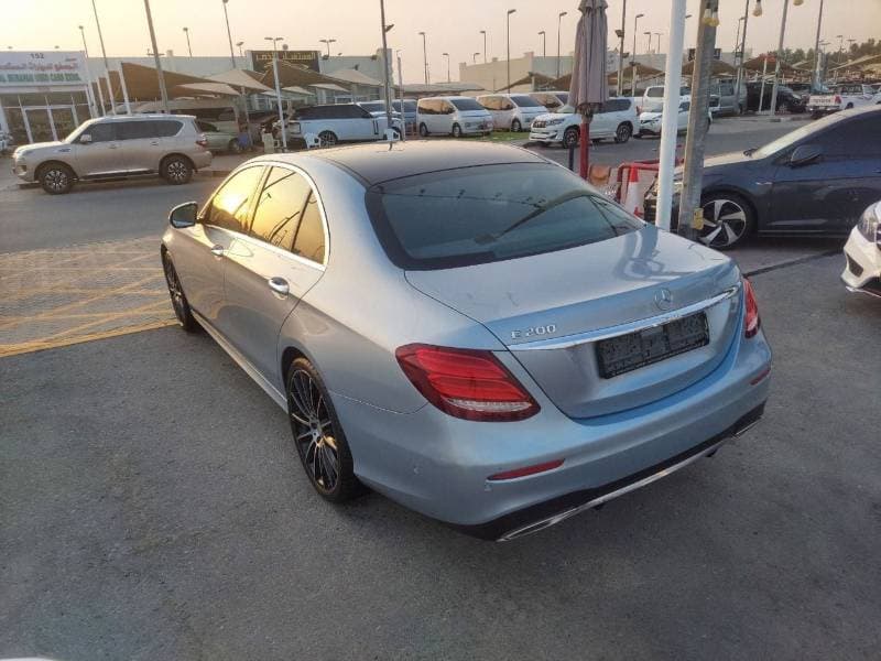 2017 Mercedes Benz E200 STANDARD thumbnail 3