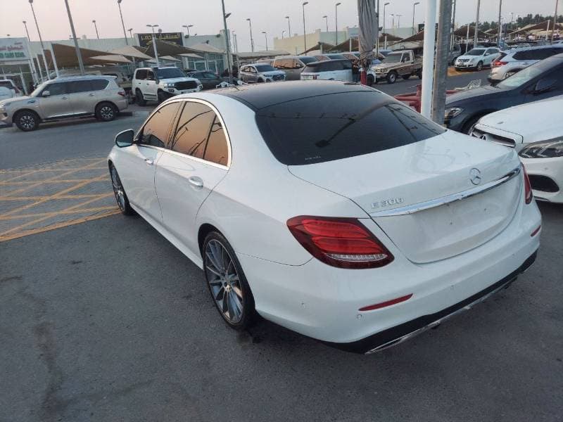 2018 Mercedes Benz E300 AVANTGARDE SPORT thumbnail 3