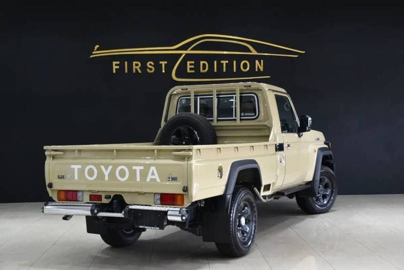 2026 Toyota Land Cruiser 70 LC79 LX thumbnail 3