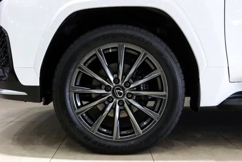 2023 Lexus LX600 F SPORT thumbnail 6