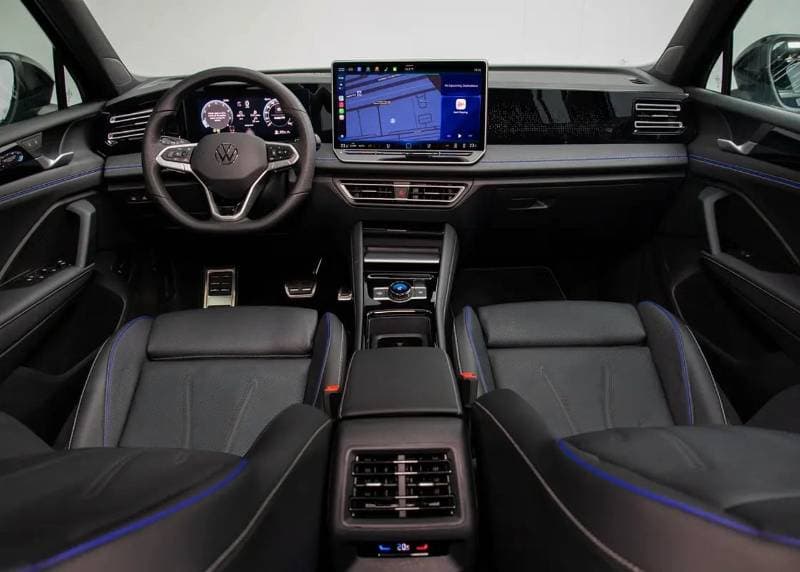 2026 Volkswagen Tiguan R LINE thumbnail 7