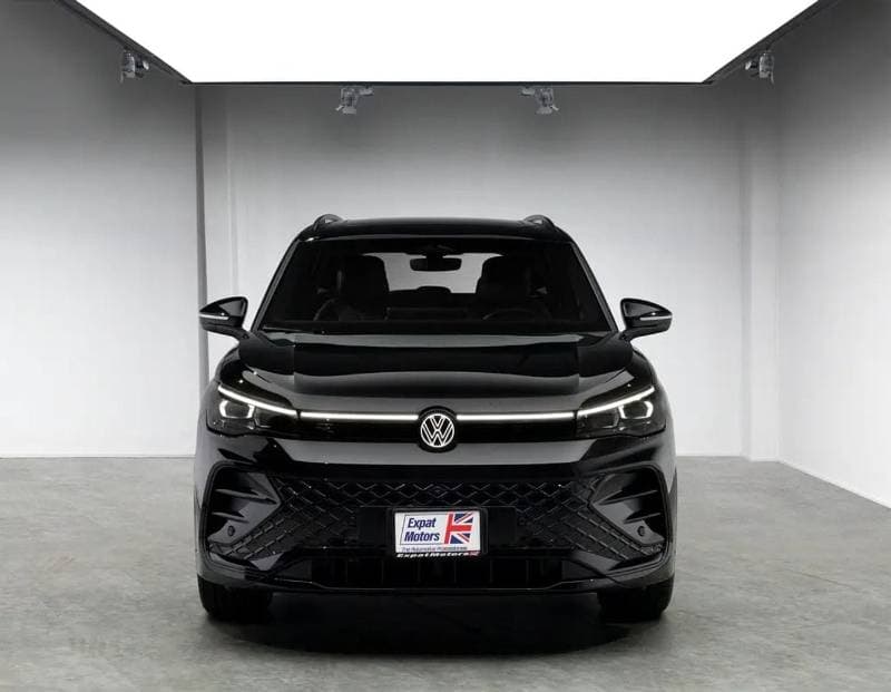 2026 Volkswagen Tiguan R LINE thumbnail 4