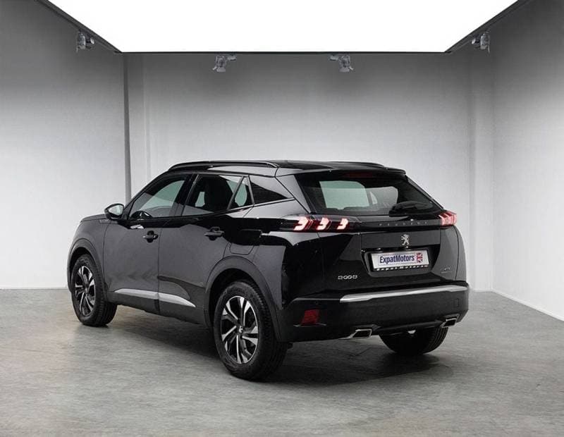 2023 Peugeot 2008 GT thumbnail 3
