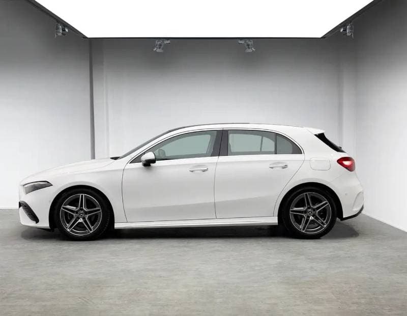 2023 Mercedes Benz A 200 AMG thumbnail 2