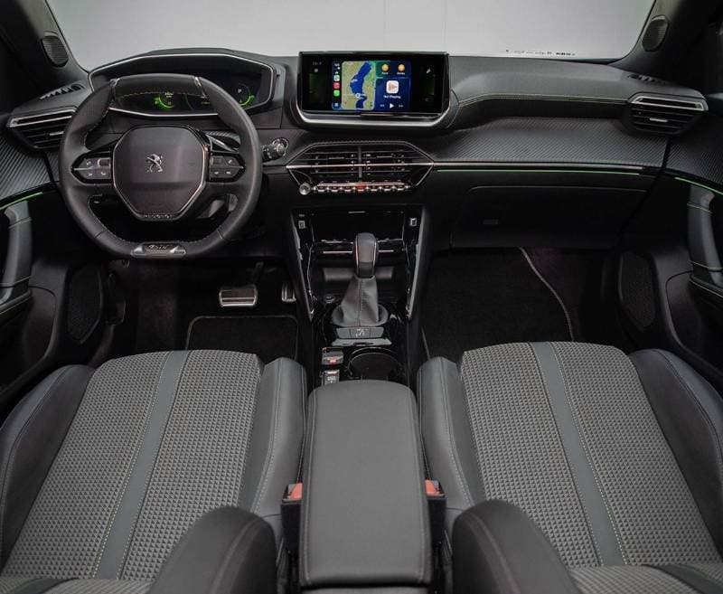 2023 Peugeot 2008 GT thumbnail 8