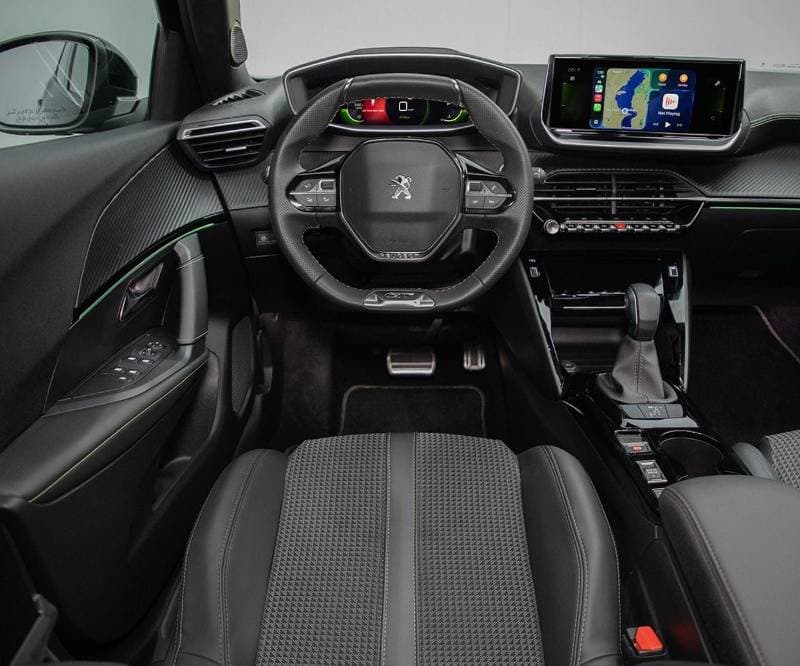 2023 Peugeot 2008 GT thumbnail 6