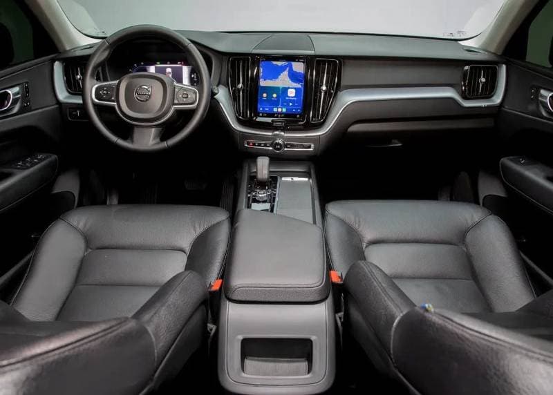 2022 Volvo XC60 MOMENTUM thumbnail 8