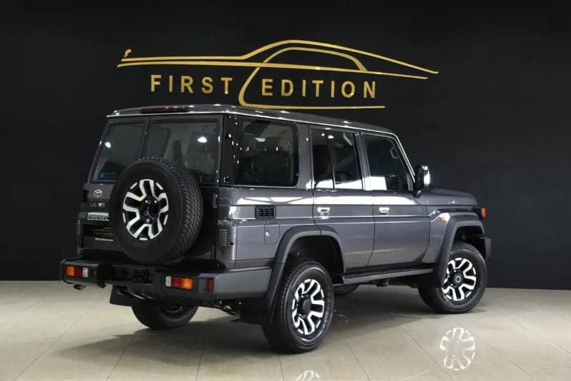 2026 Toyota Land Cruiser 70 thumbnail 3