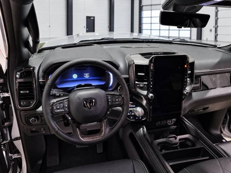 2026 RAM 1500 LIMITED thumbnail 6