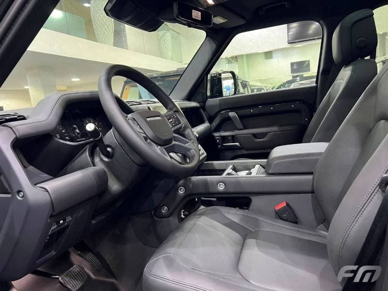 2026 Land Rover Defender 110 X DYNAMIC HSE P400 thumbnail 5