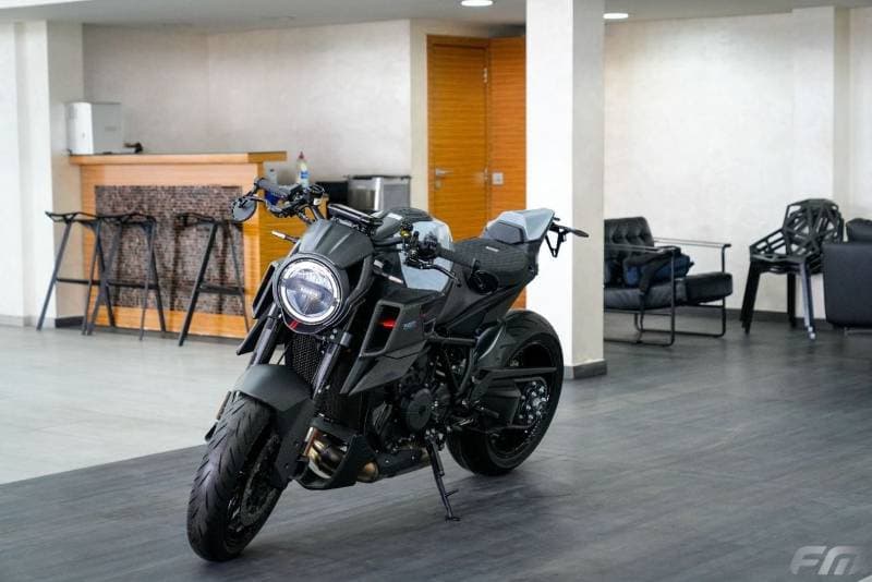 2023 KTM 1300R