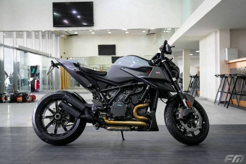 2023 KTM 1300R thumbnail 7