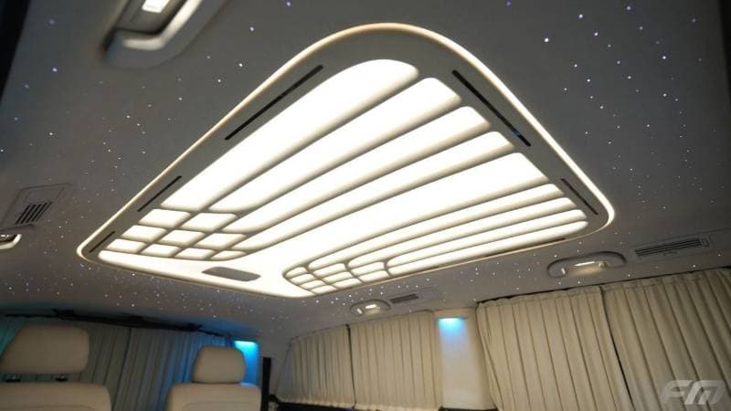 2025 Mercedes Benz V300 AVANTGARDE thumbnail 8
