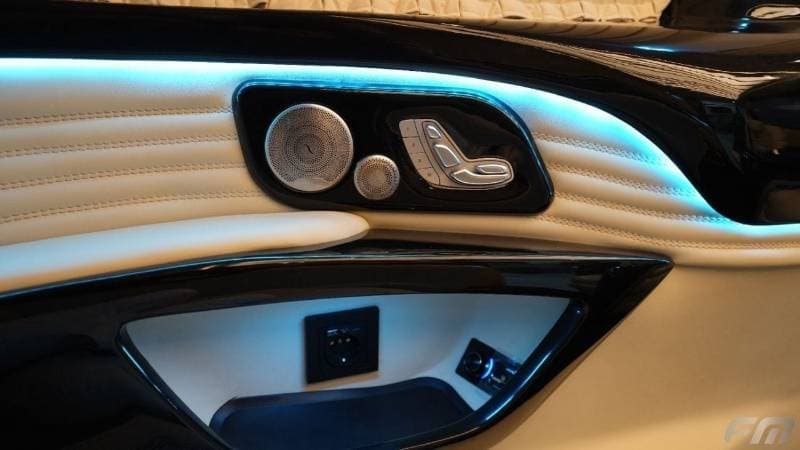 2025 Mercedes Benz V300 AVANTGARDE thumbnail 7