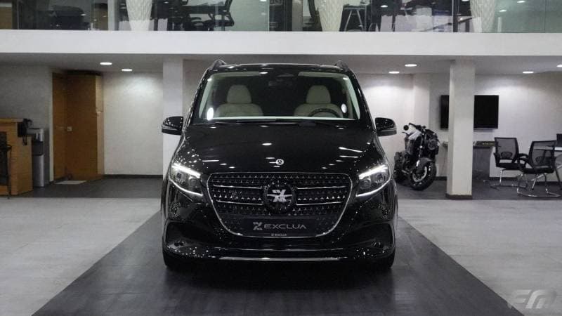 2025 Mercedes Benz V300 AVANTGARDE thumbnail 2