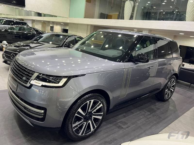 2026 Land Rover Range Rover SE P400 thumbnail 3
