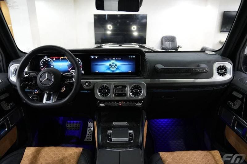 2025 Mercedes Benz G63 AMG thumbnail 7