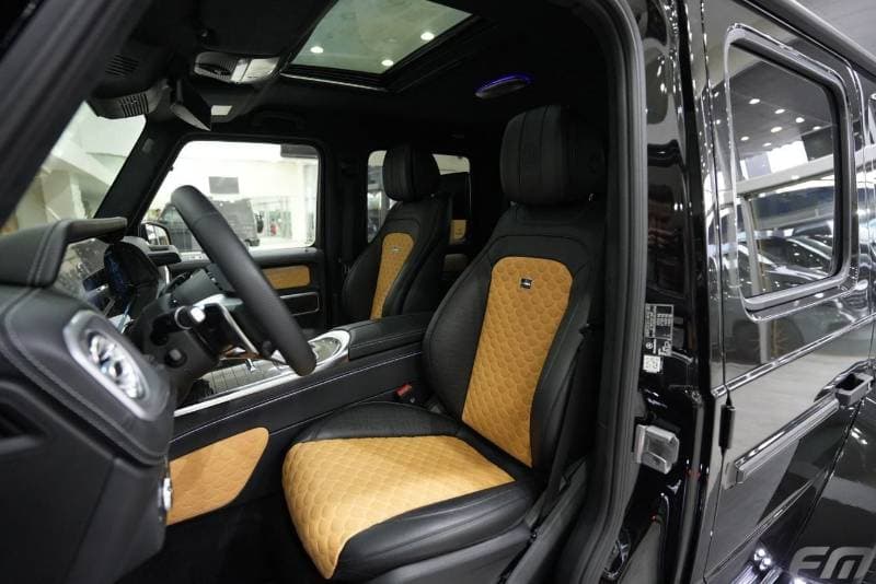 2025 Mercedes Benz G63 AMG thumbnail 5