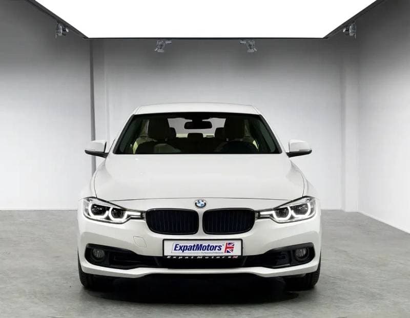 2018 BMW 318i STANDARD thumbnail 4