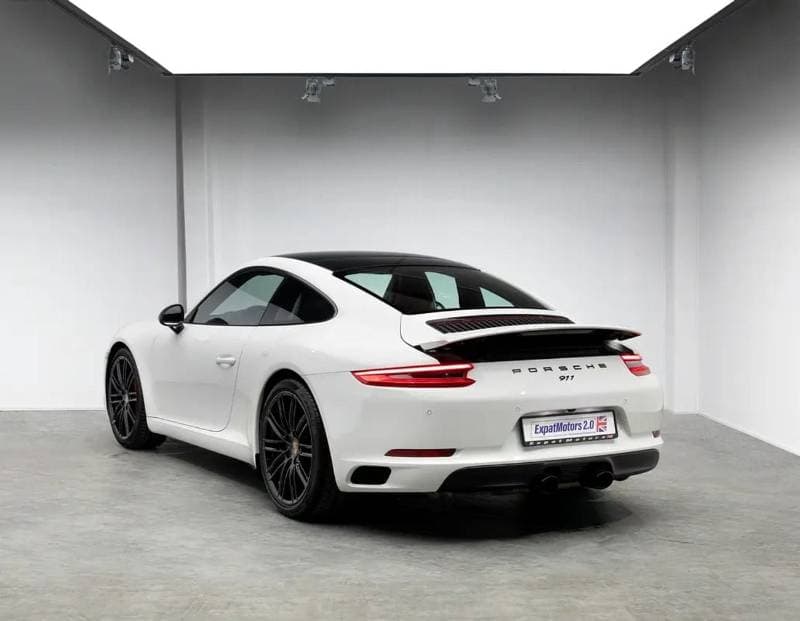 2017 Porsche 911 CARRERA thumbnail 3