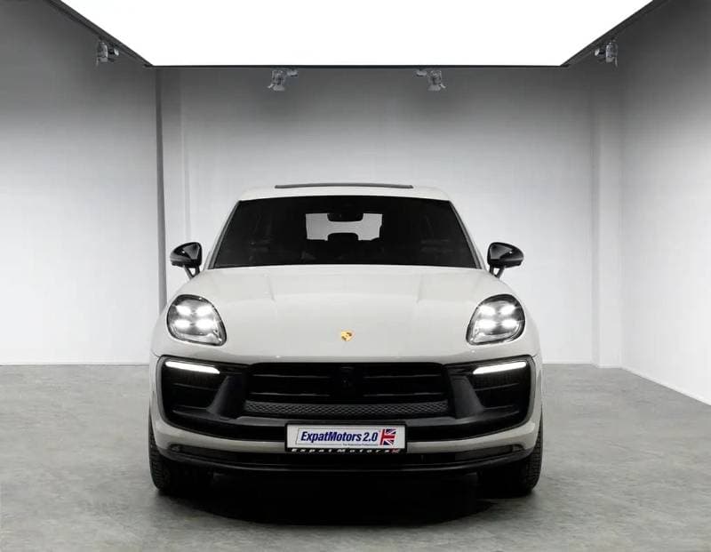 2024 Porsche Macan GTS thumbnail 5