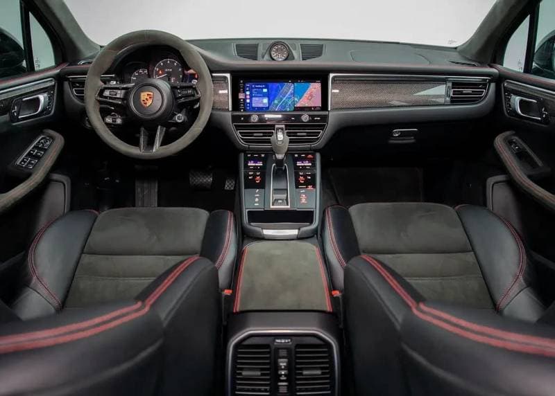 2024 Porsche Macan GTS thumbnail 8