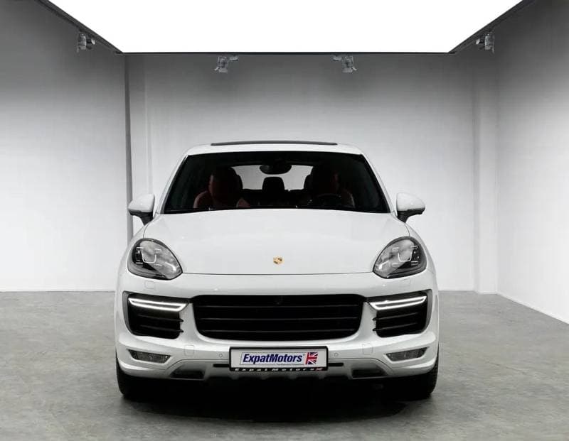 2016 Porsche Cayenne GTS thumbnail 5