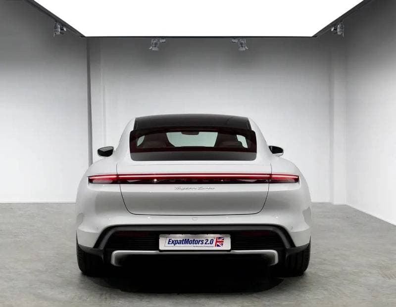 2020 Porsche Taycan TURBO thumbnail 4