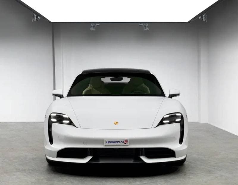 2020 Porsche Taycan TURBO thumbnail 5
