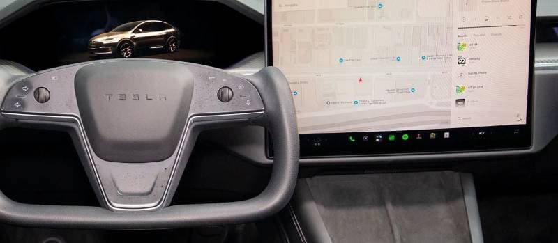 2023 Tesla Model X PLAID thumbnail 7