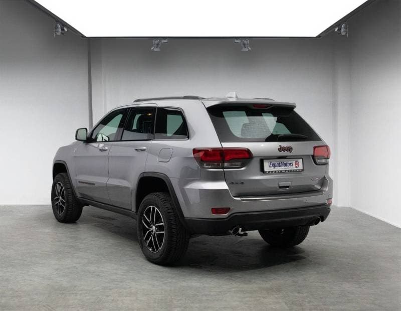 2017 Jeep Grand Cherokee TRAILHAWK thumbnail 3