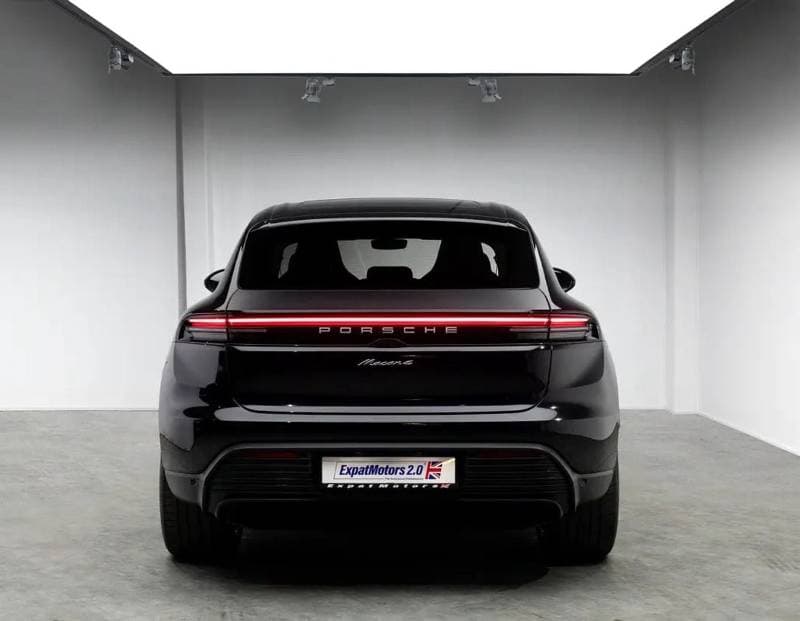 2025 Porsche Macan 4 BEV thumbnail 4