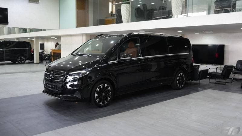 2025 Mercedes Benz V300 AVANTGARDE