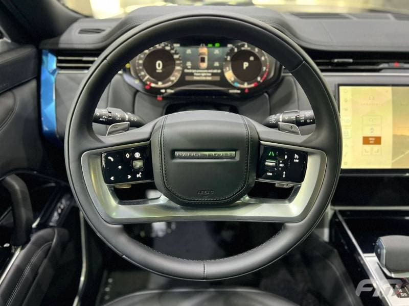 2026 Land Rover Range Rover HSE P530 thumbnail 6
