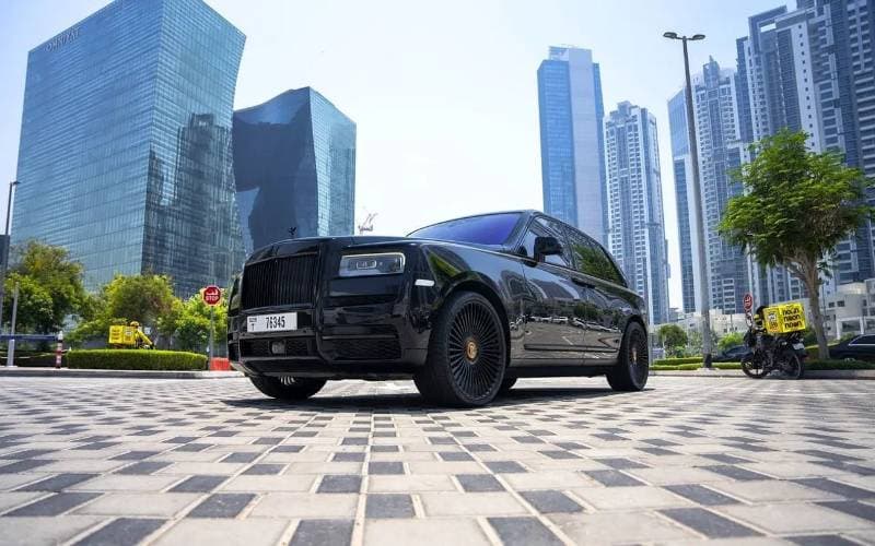 2019 Rolls Royce Cullinan BLACK BADGE thumbnail 2