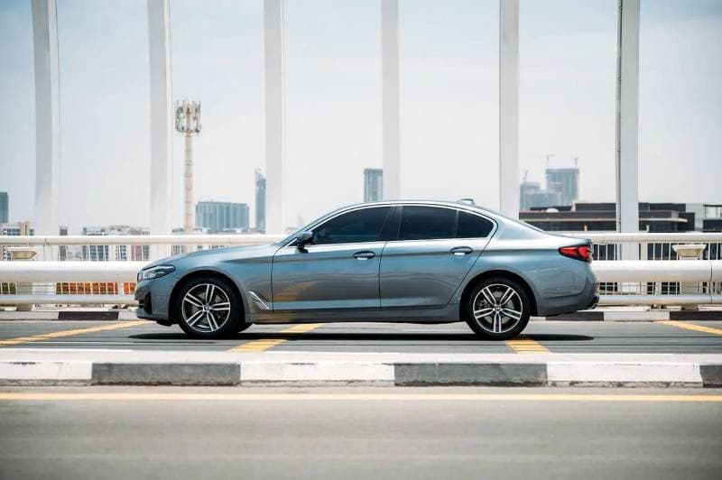 2021 BMW 520i EXCLUSIVE PLUS thumbnail 3